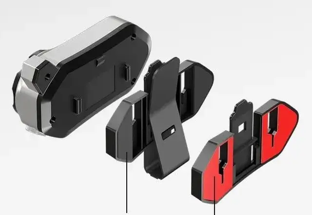 Parte trasera del X30 Mesh con sus dos bases: prensa metálica y adhesiva